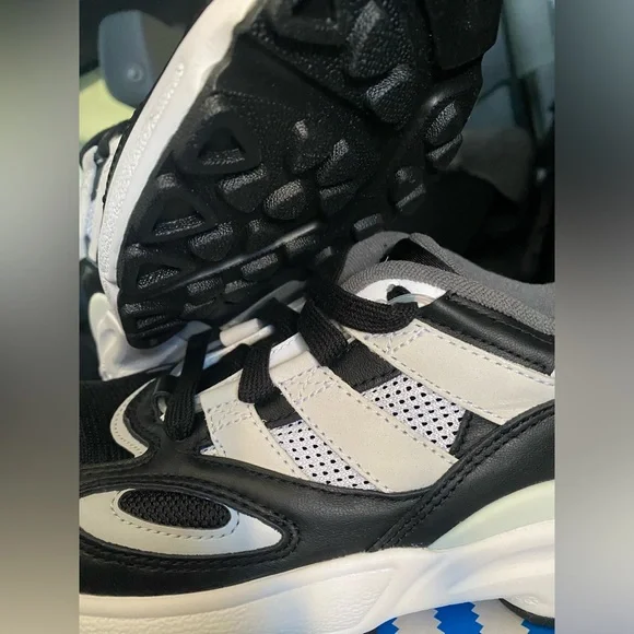 LXCON 94 'Black White' – Size US 7 - Picture 2 of 4